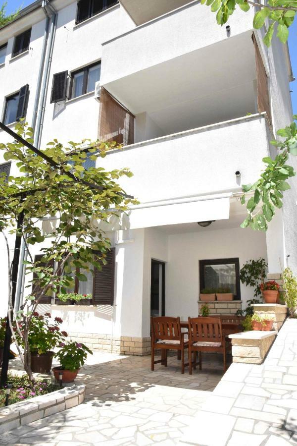 Apartments Ruzica Pula Exterior photo